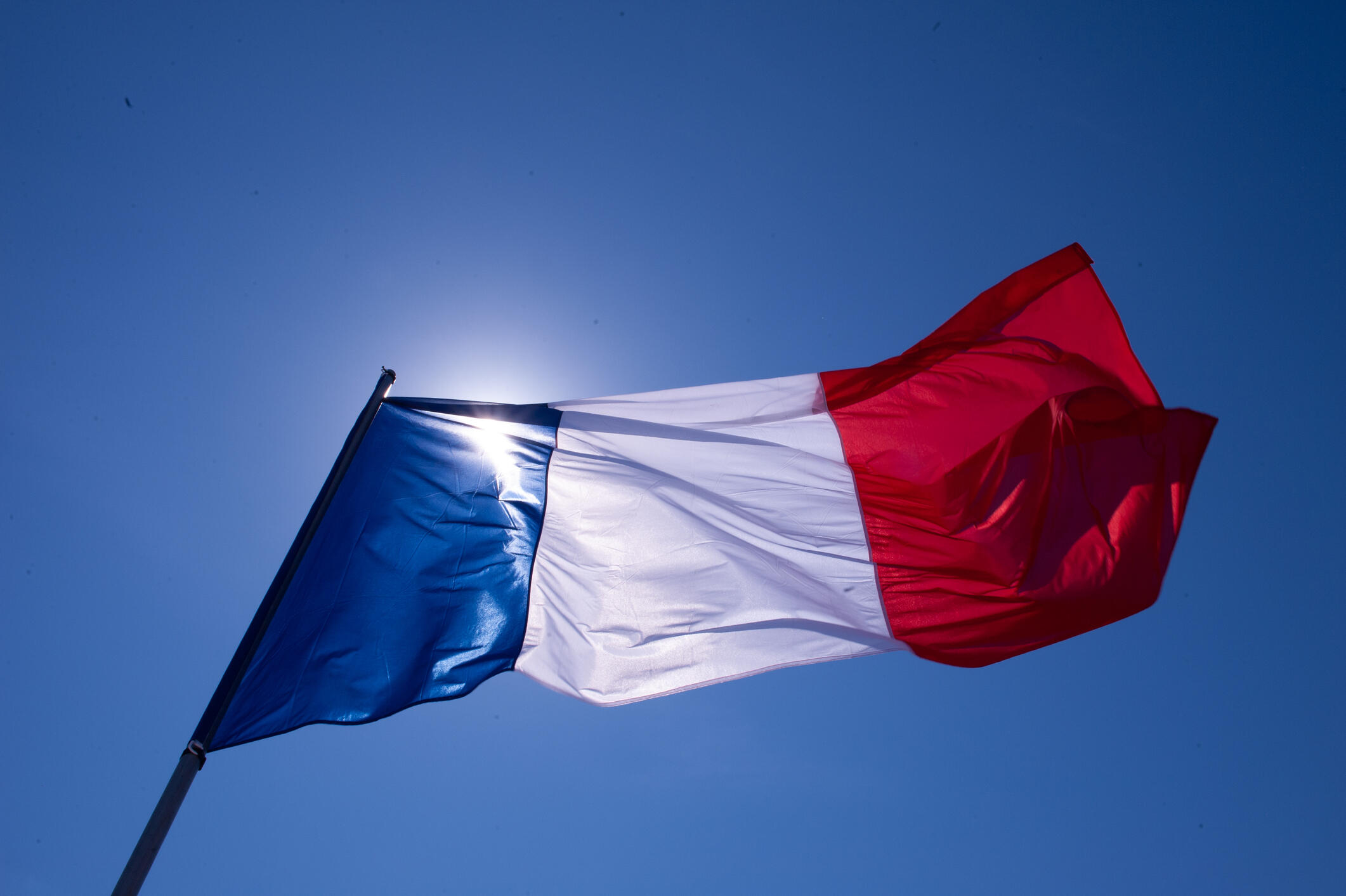 france-is-replacing-2-5-million-windows-desktops-with-linux-and-i