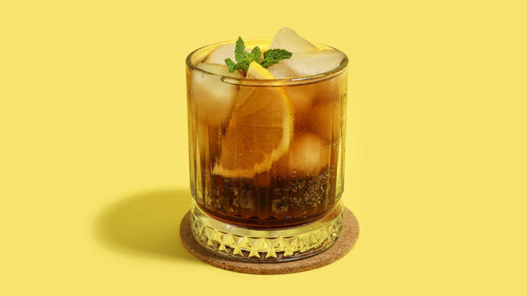 10 cocktails that are slowly disappearing from bar and restaurant menus