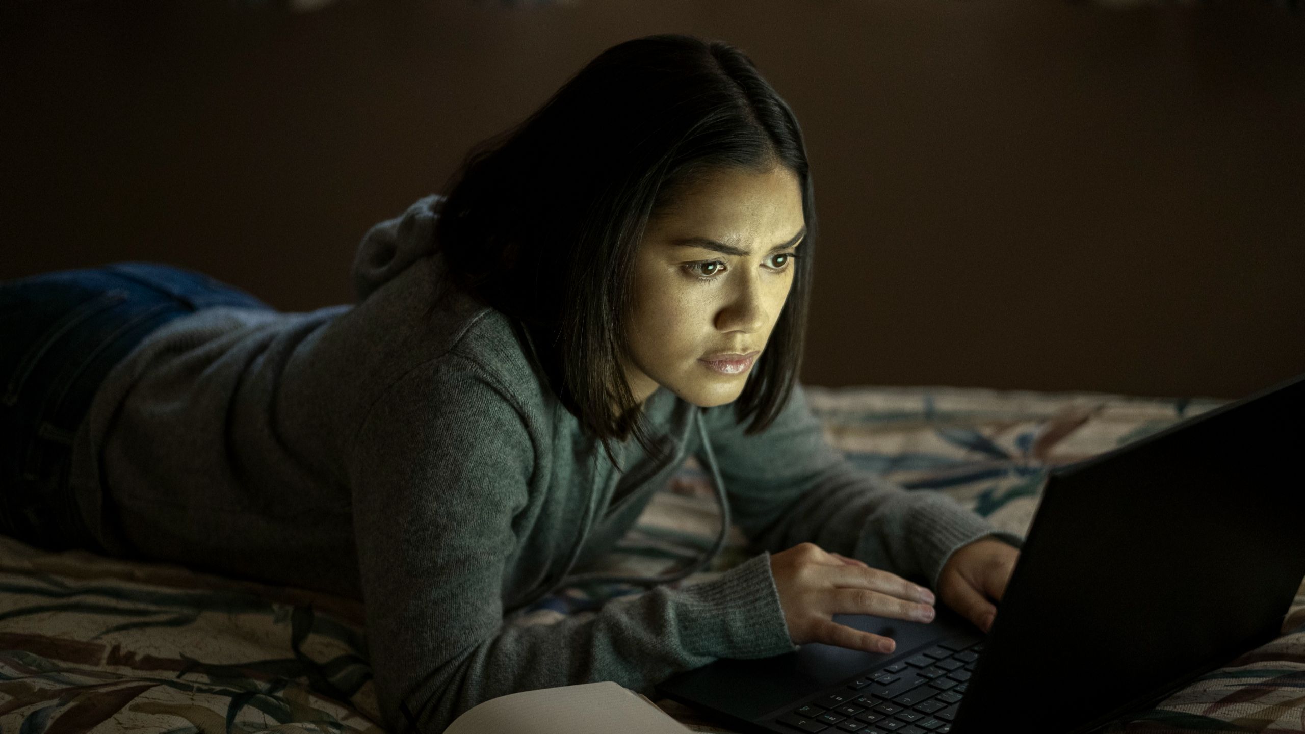 The Night Agent: Netflix series exceeds source material, grows in ...