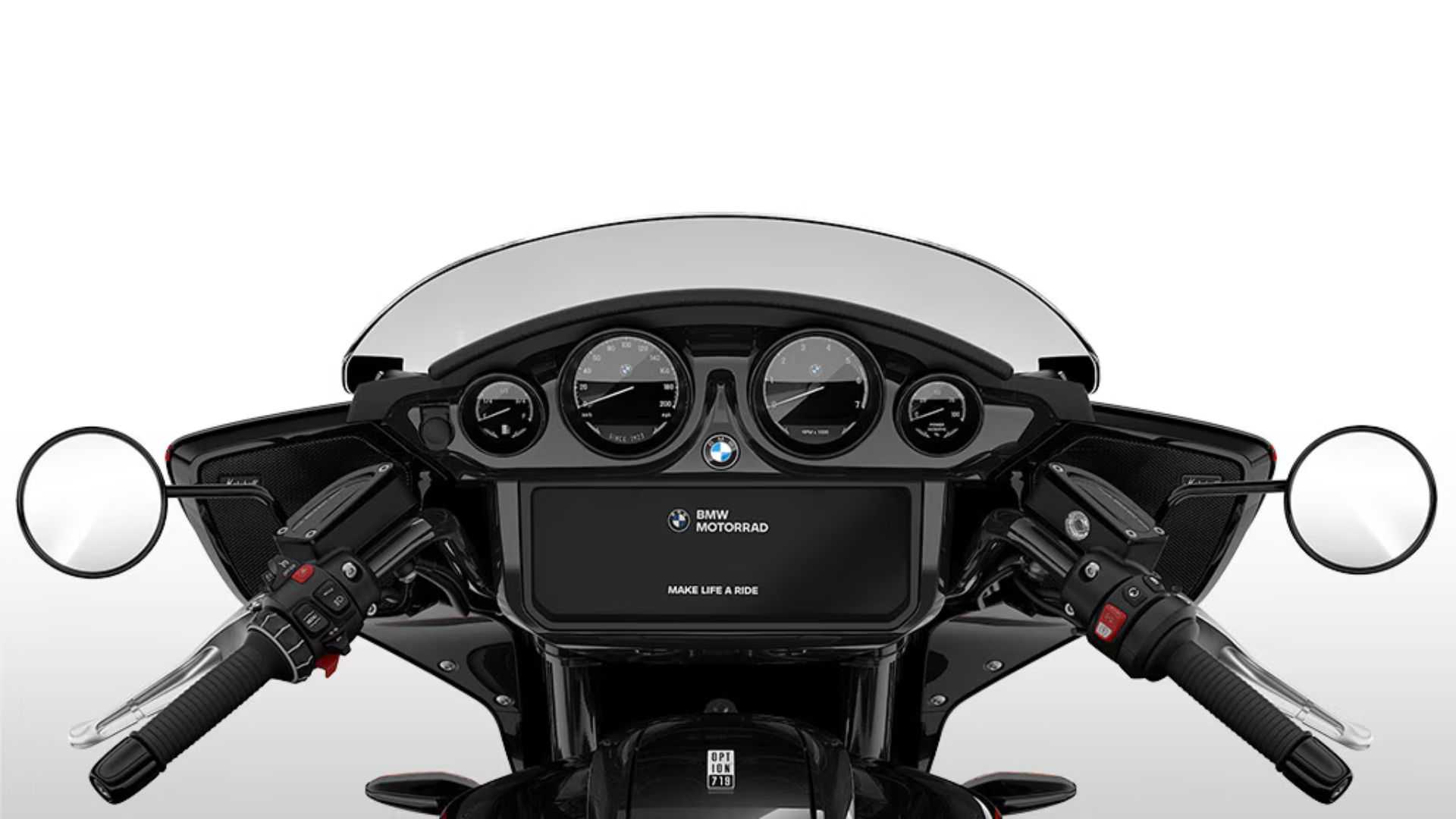A closeup studio shot of the 2025 BMW R 18 B cockpit view.