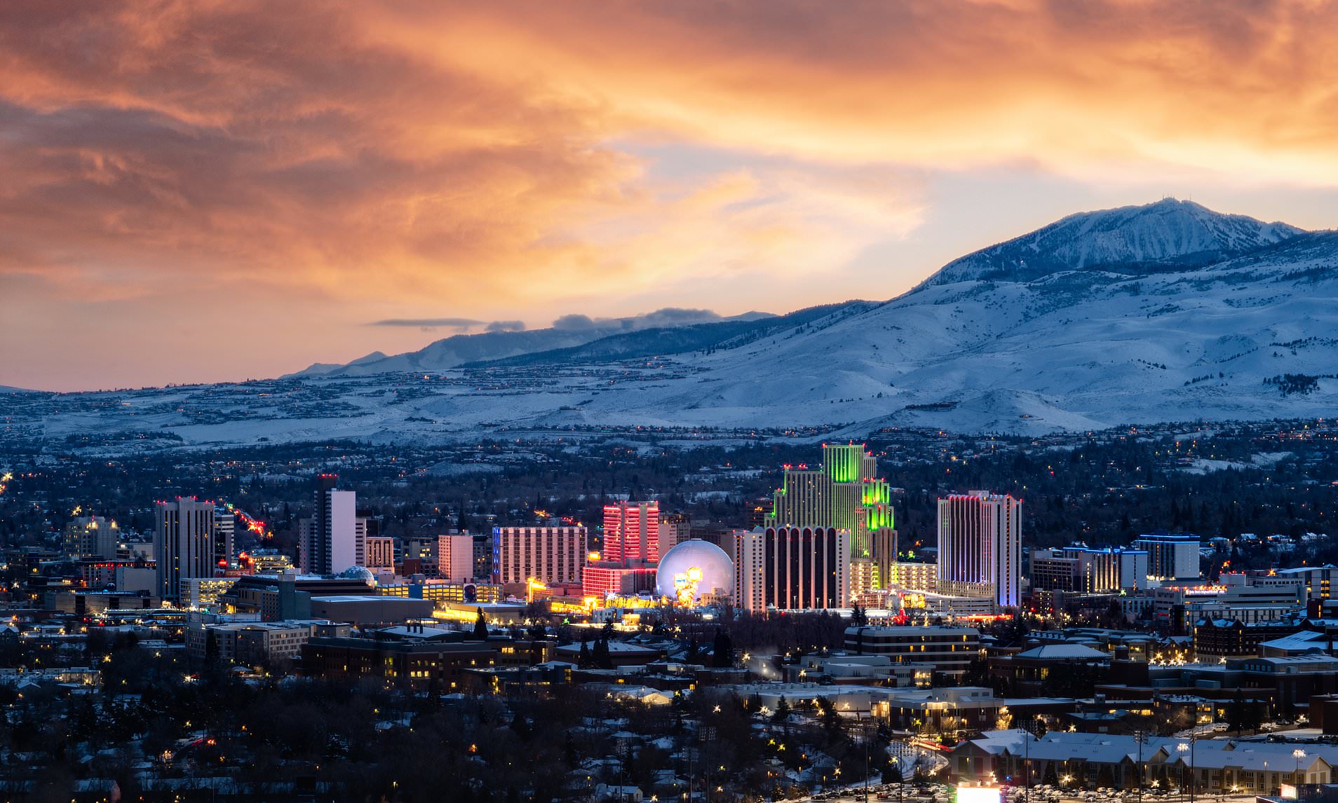 Sizable 5.7 earthquake rocks 'biggest little city in the world' Reno ...