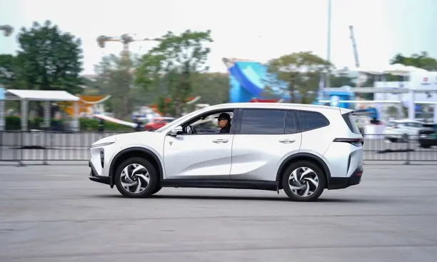 Limo Green, mẫu xe bán chạy nhất Việt Nam sau quý I/2026, tại VnMS 2025, sự kiện do VnExpress tổ chức, tháng 12/2025. Ảnh: Thành Nhạn