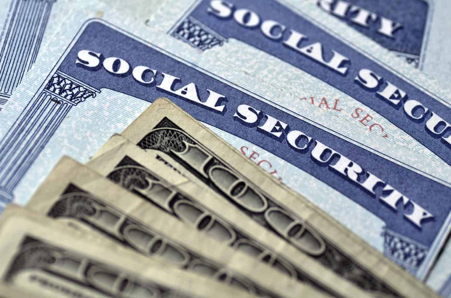 The average retiree collects $2,086 a month from Social Security. Here's what it takes to beat it