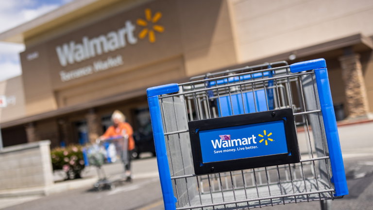 Transform your patio with Walmart's $16 Zimtown hammock chair — 64% off!