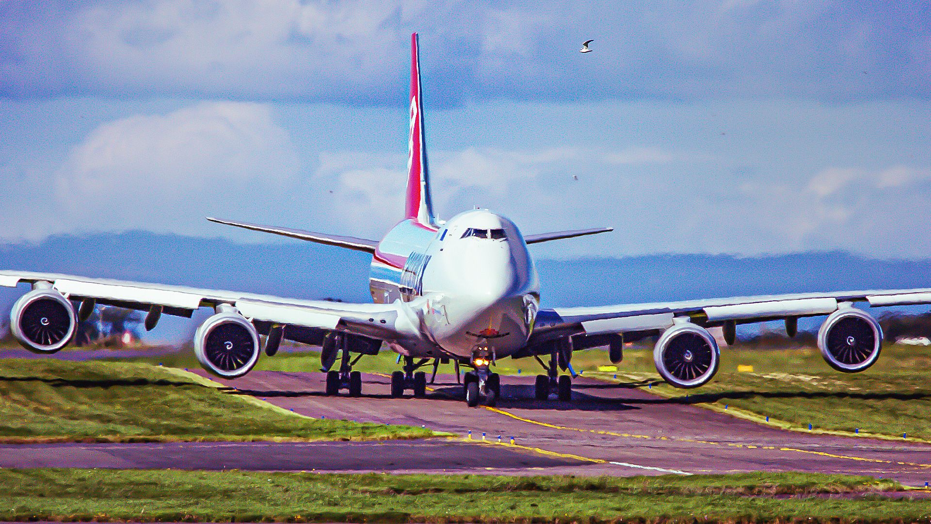6 routes that still rely on cargo Boeing 747s