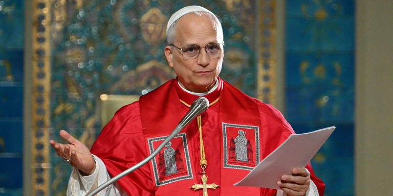 Pour la première visite d'un pape en Algérie, Léon XIV lance un message de paix et de pardon à la société. Alors Mr le Pape, n'allez pas en rajouter chez l'usurpateur Paul Biya pour encore demander pardon après.