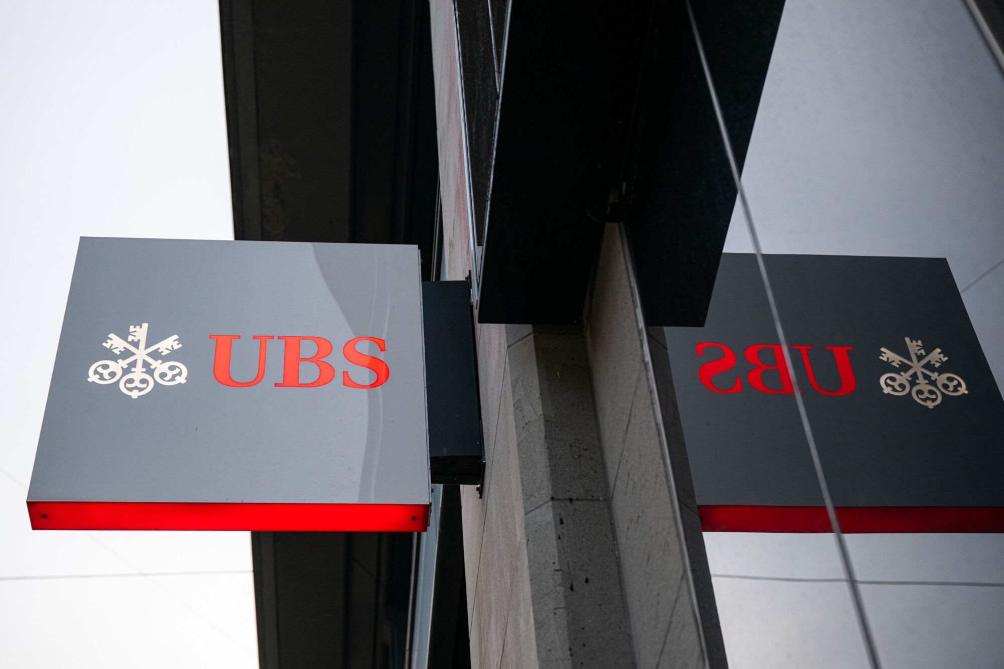 UBS faces new pressure on Nazi accounts from Senate panel