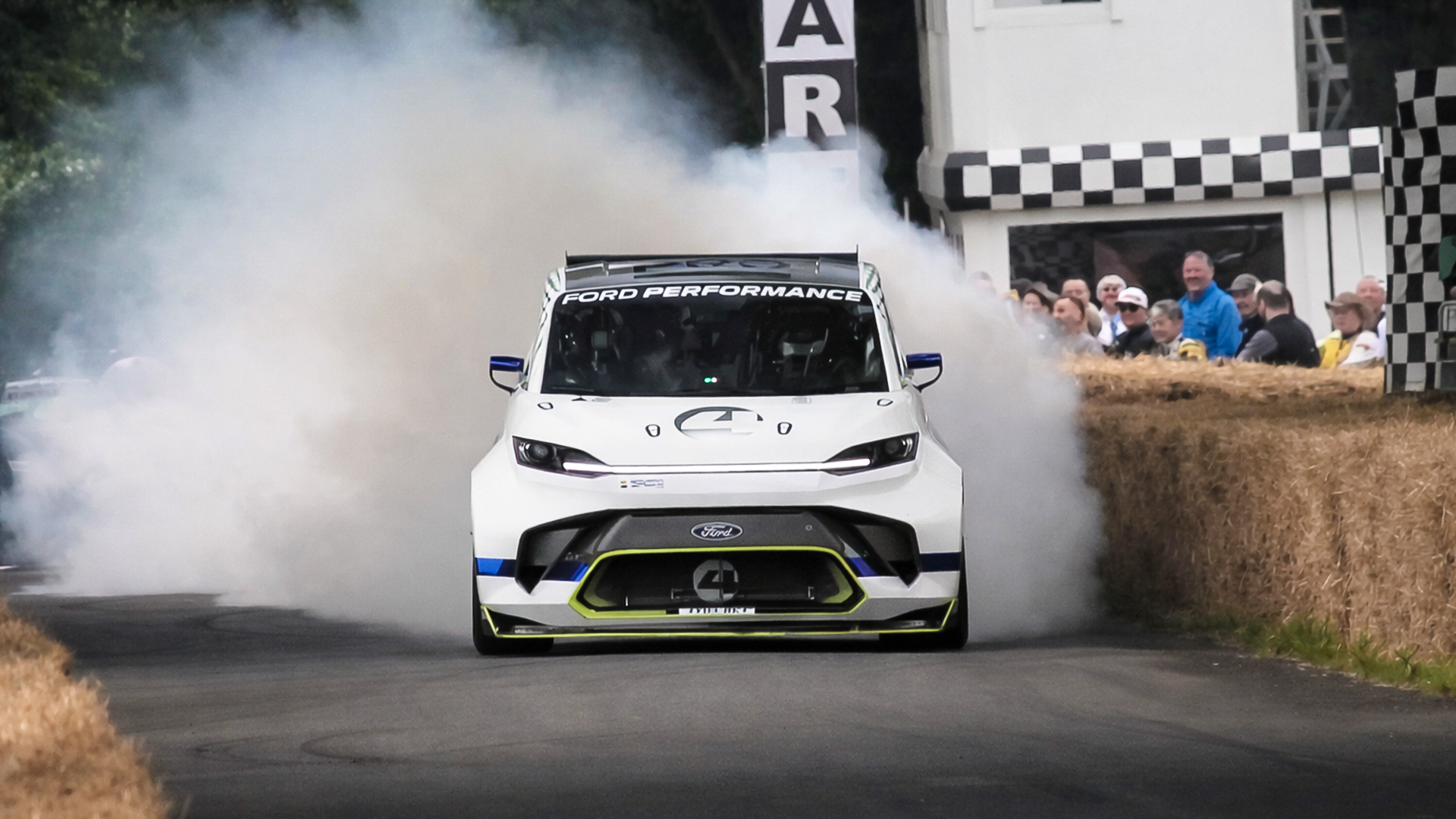 $700K Ford SuperVan 4 Leaves Crowd in Smoke View