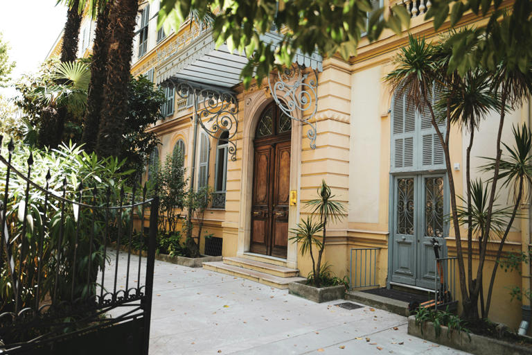 nagui-paris-et-saint-tropez-plongez-dans-les-plus-belles-demeures