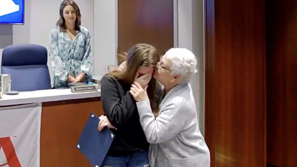 Teen, aspiring nurse hailed as hero after saving grandfather’s life in ...
