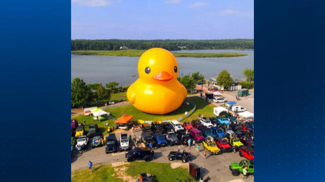 World’s largest rubber duck returning to Pittsburgh ahead of NFL draft