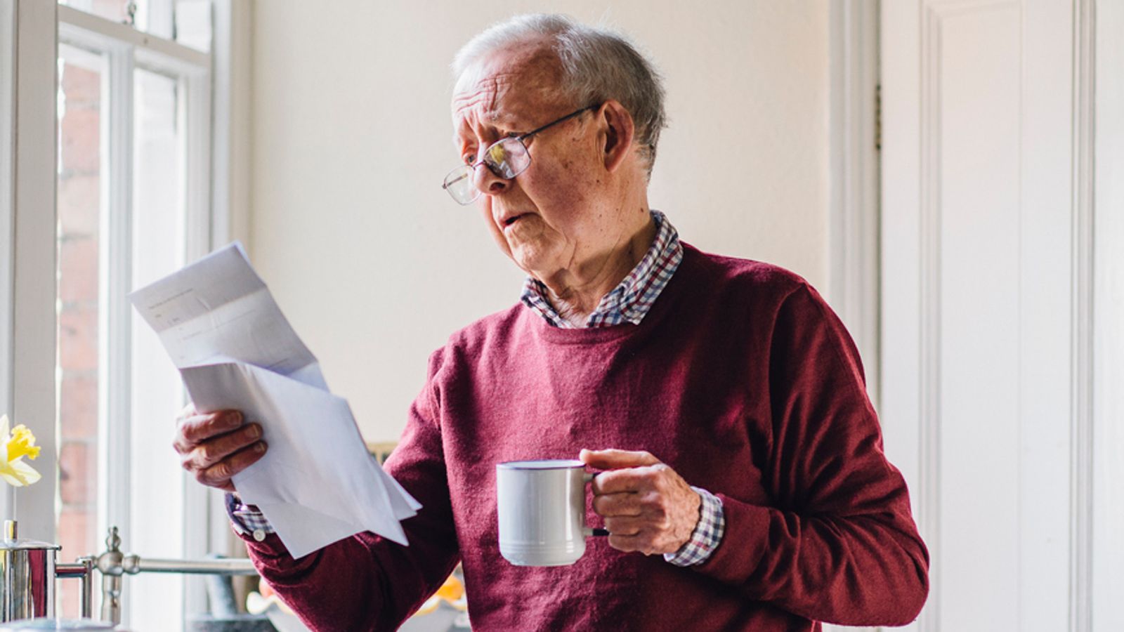 More people cashing in full pension in 'worrying signal' for UK's ...