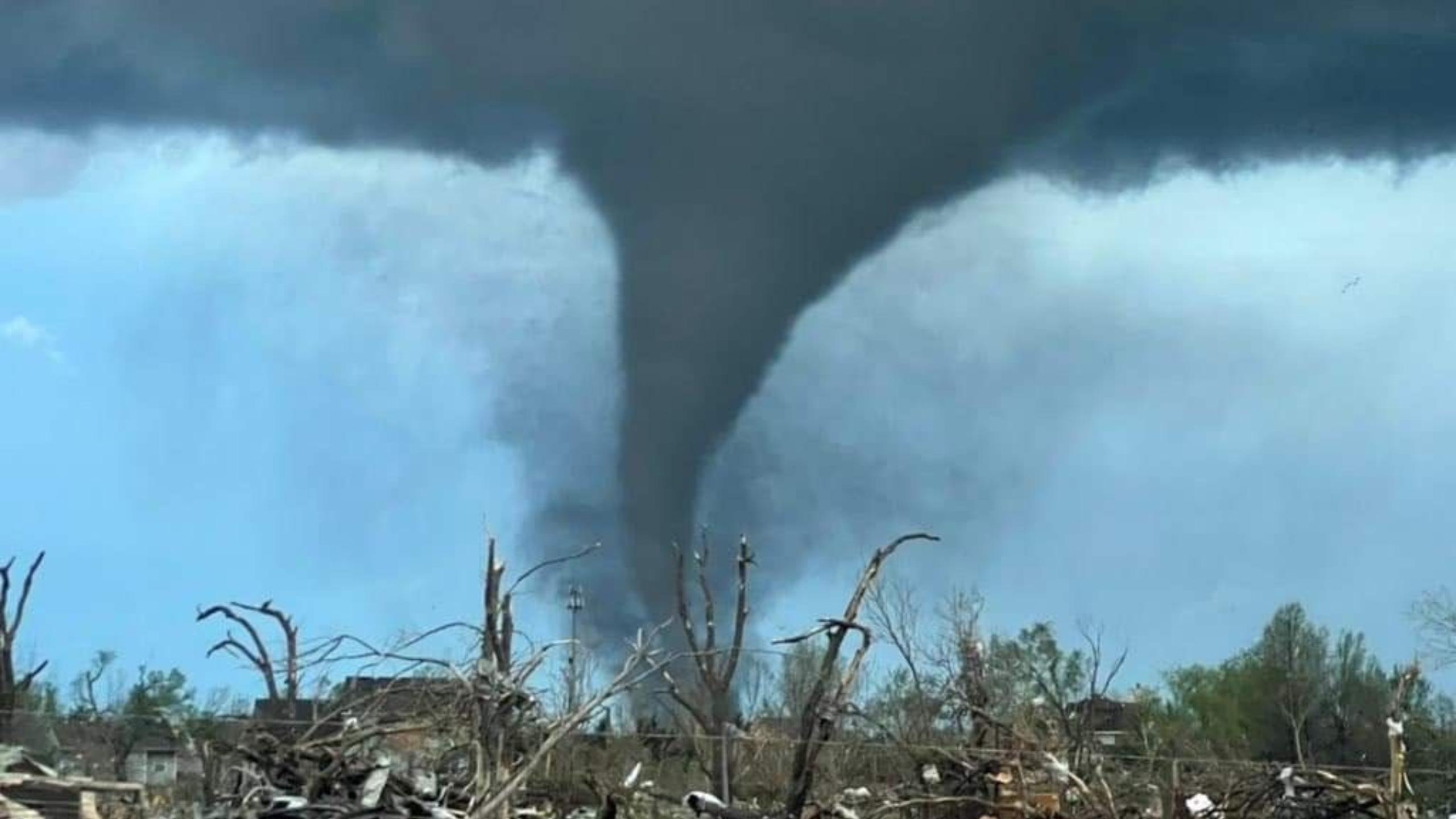 Tornado warning in Wisconsin issued as 'strong tornadoes' and flooding ...