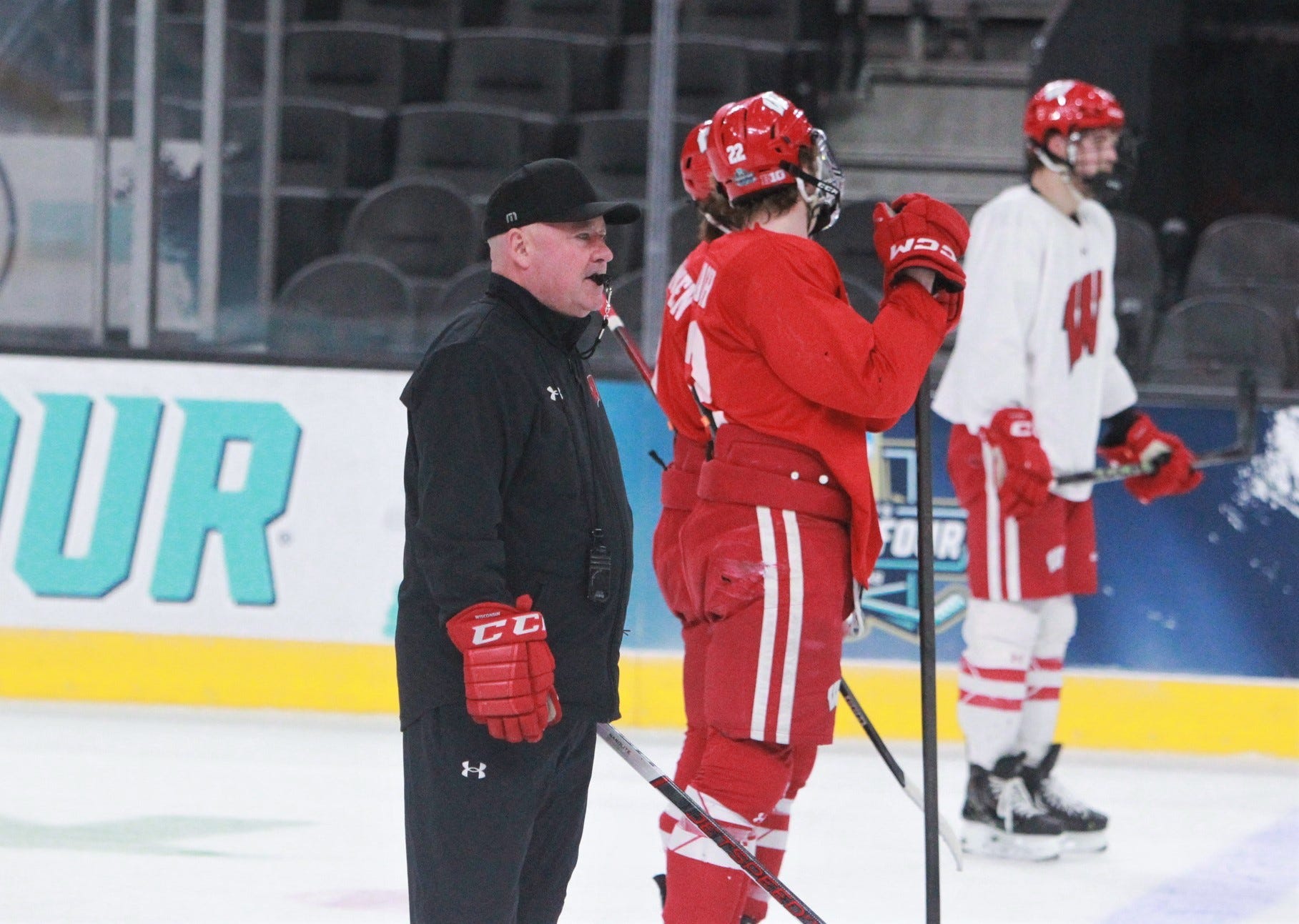 Wisconsin hockey lands Northeastern transfer defenseman