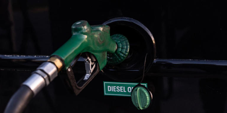 Mörk prognos: Perfekt storm hotar oljepriset i sommar