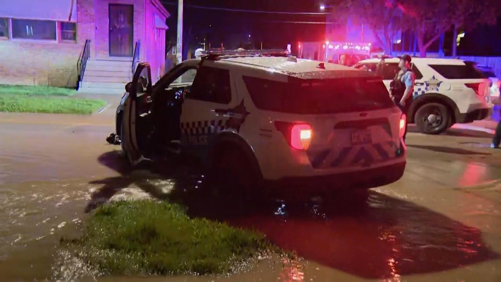 2 CPD officers, 5 others injured when driver hits squad car in Chicago ...