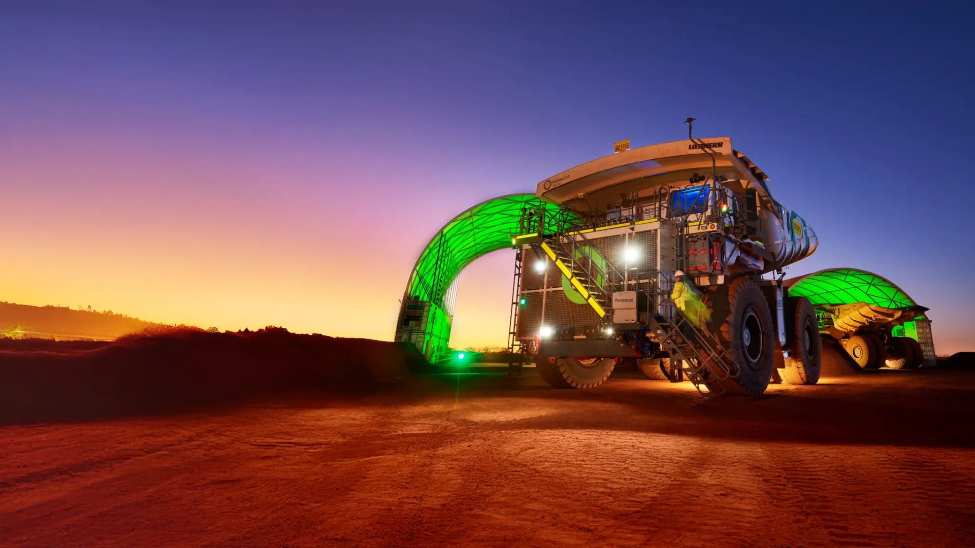 World-first off-grid project combining solar, wind and 5 GWh of battery ...