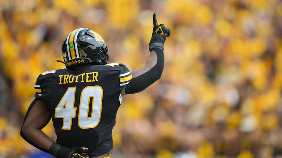 Draft rumor suggest Rams could target linebacker early