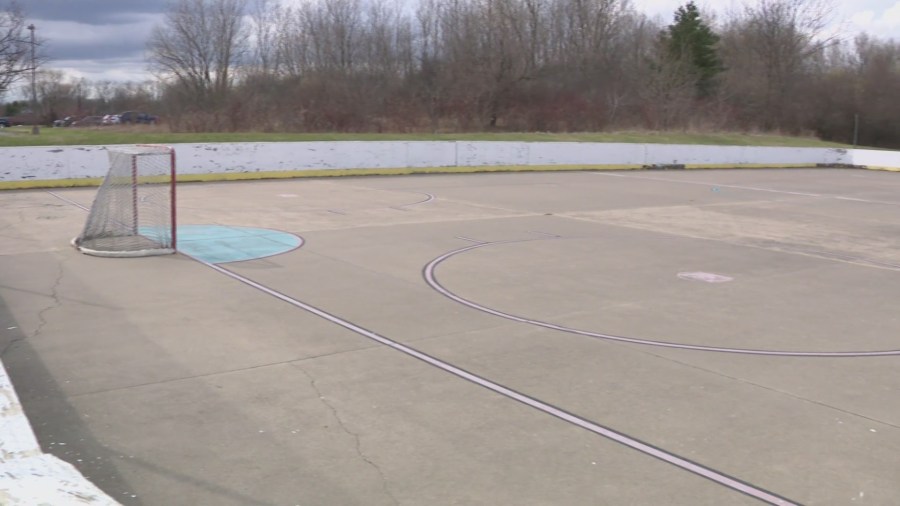 Grand Chute community battling to save local roller hockey rink