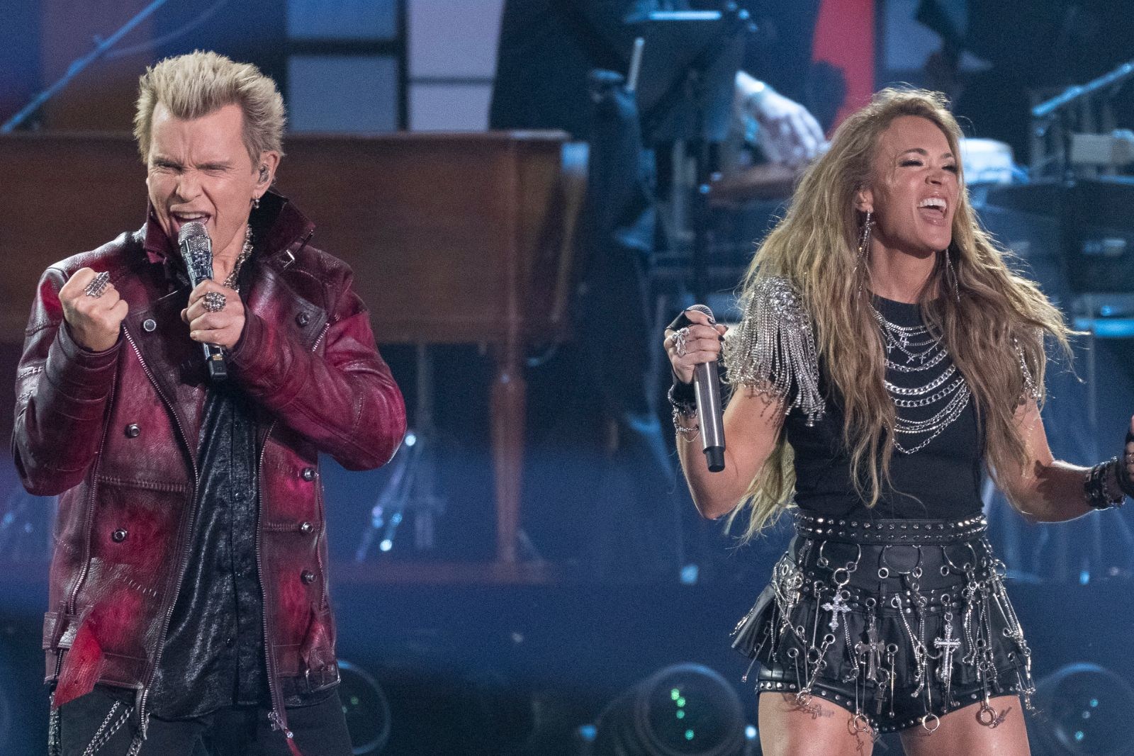 Carrie Underwood shocks ‘American Idol’ crowd with a Billy Idol duet ...