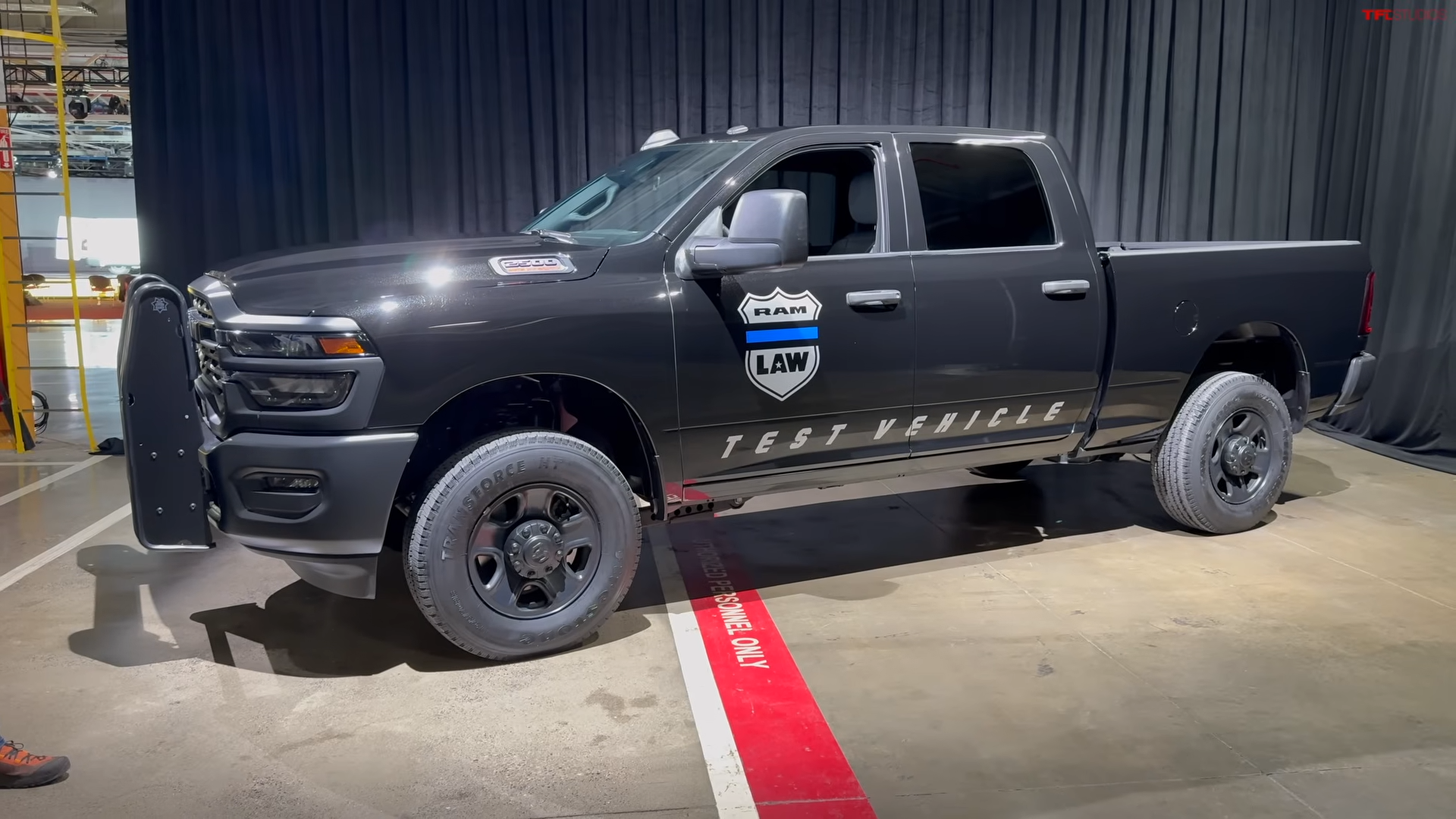 What makes the 2027 Ram 2500 a police truck