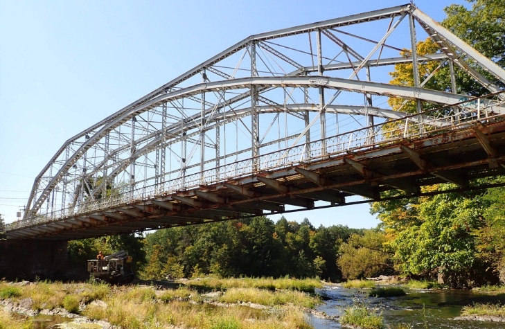 Columbia County leaders look to repair corroded bridge
