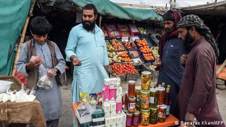 How Iran's border closures are hitting traders in Pakistan