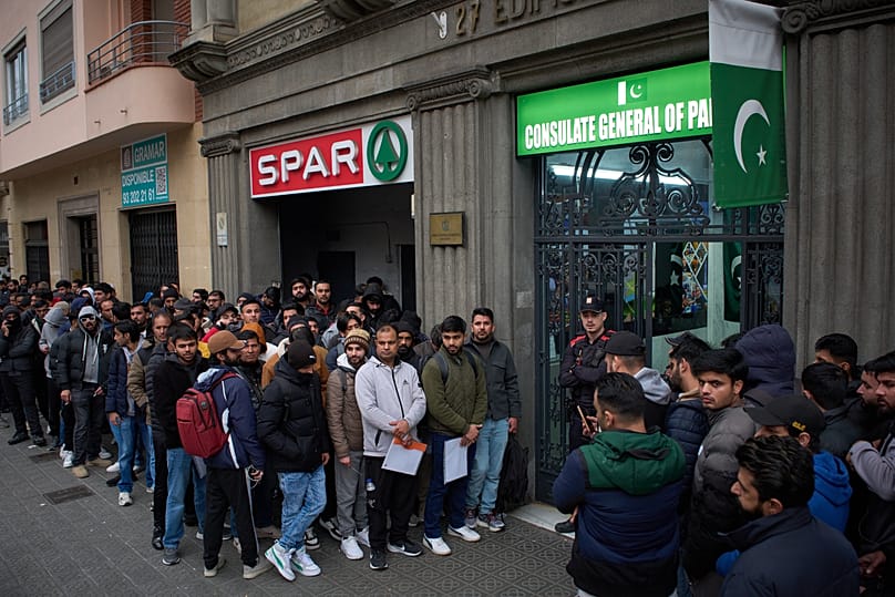 Spain finalises amnesty measures to give legal status to up to 500,000 ...