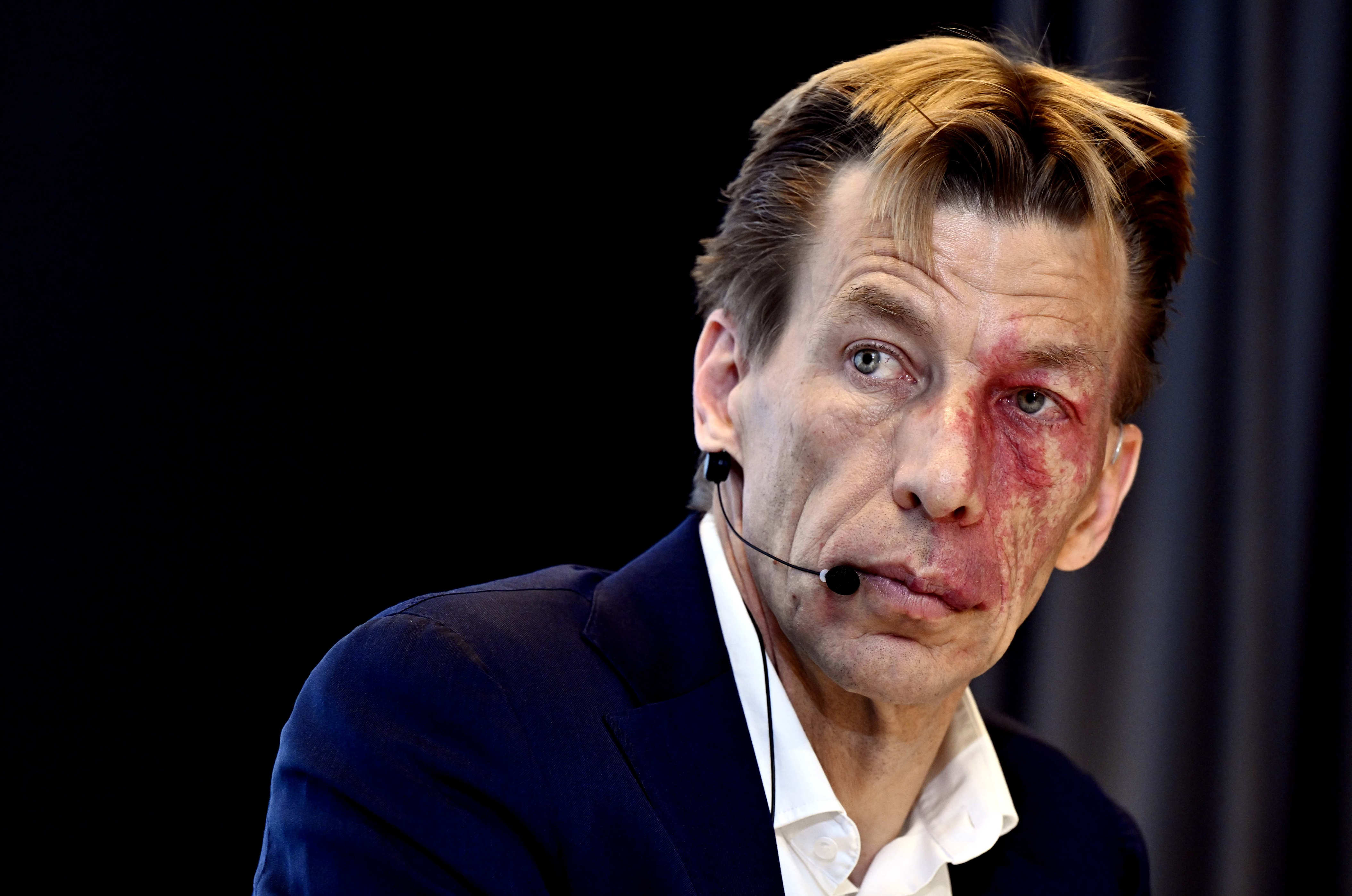Staking Bpost - Chris Peeters nodigt vakbonden uit