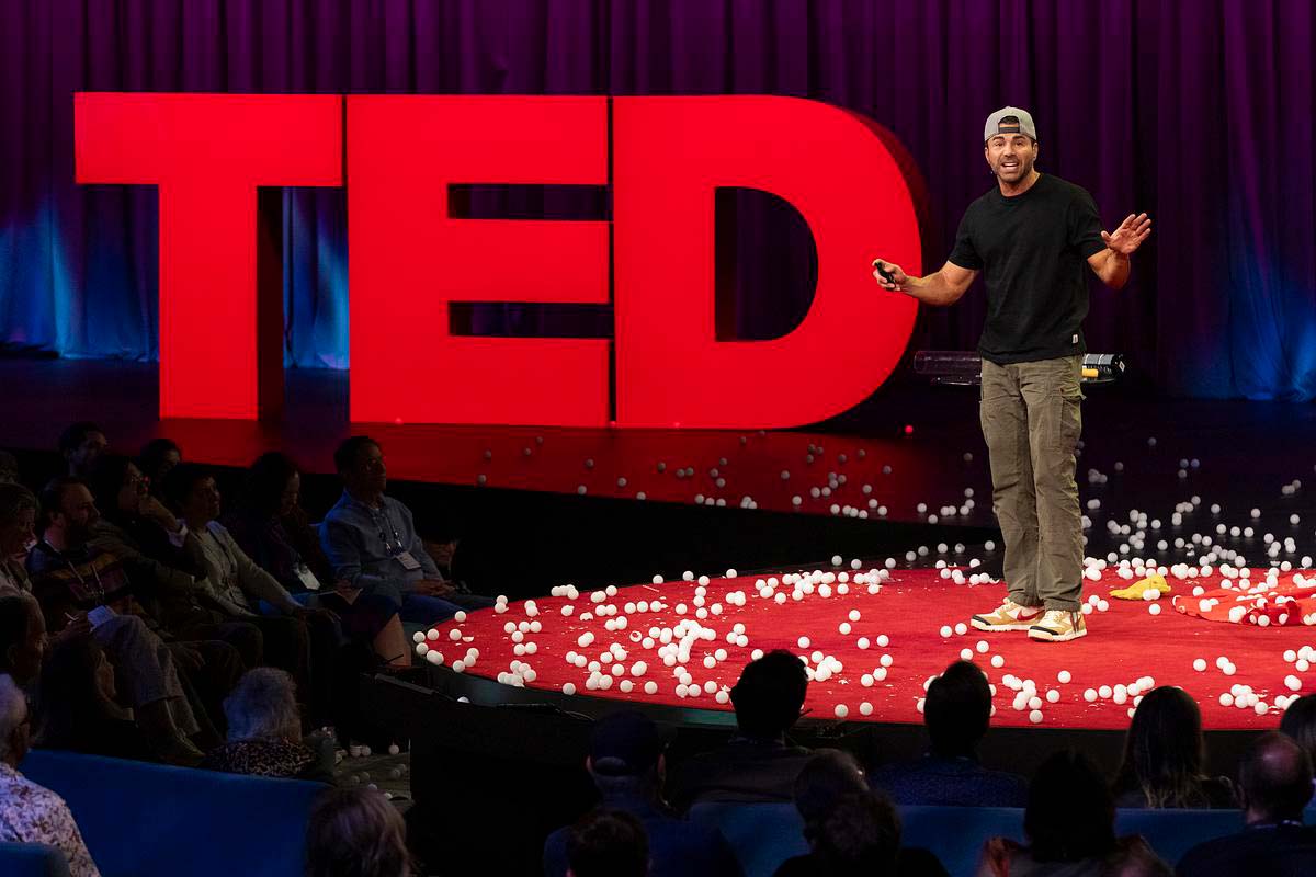 Mark Rober announces 'Class Crunchlabs' STEM curriculum. It's ...