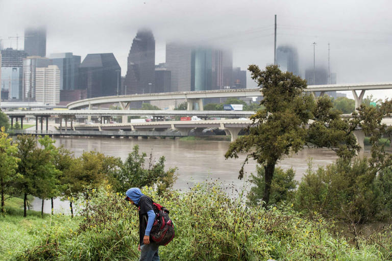 Storms set to soak southeast Texas as cold front sparks weekend shakeup