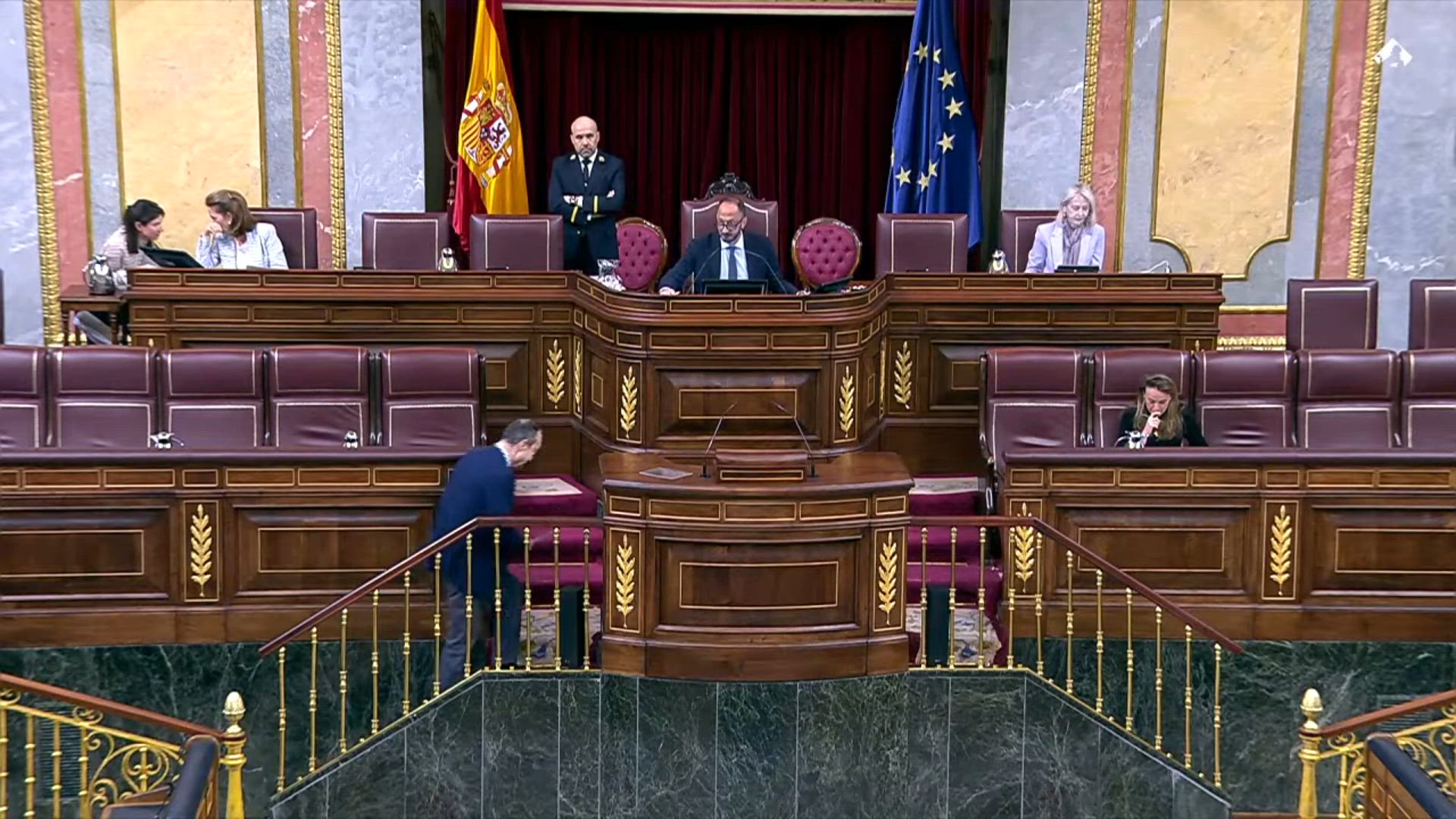 Polémica en el Congreso: expulsan a un diputado de Vox durante el pleno