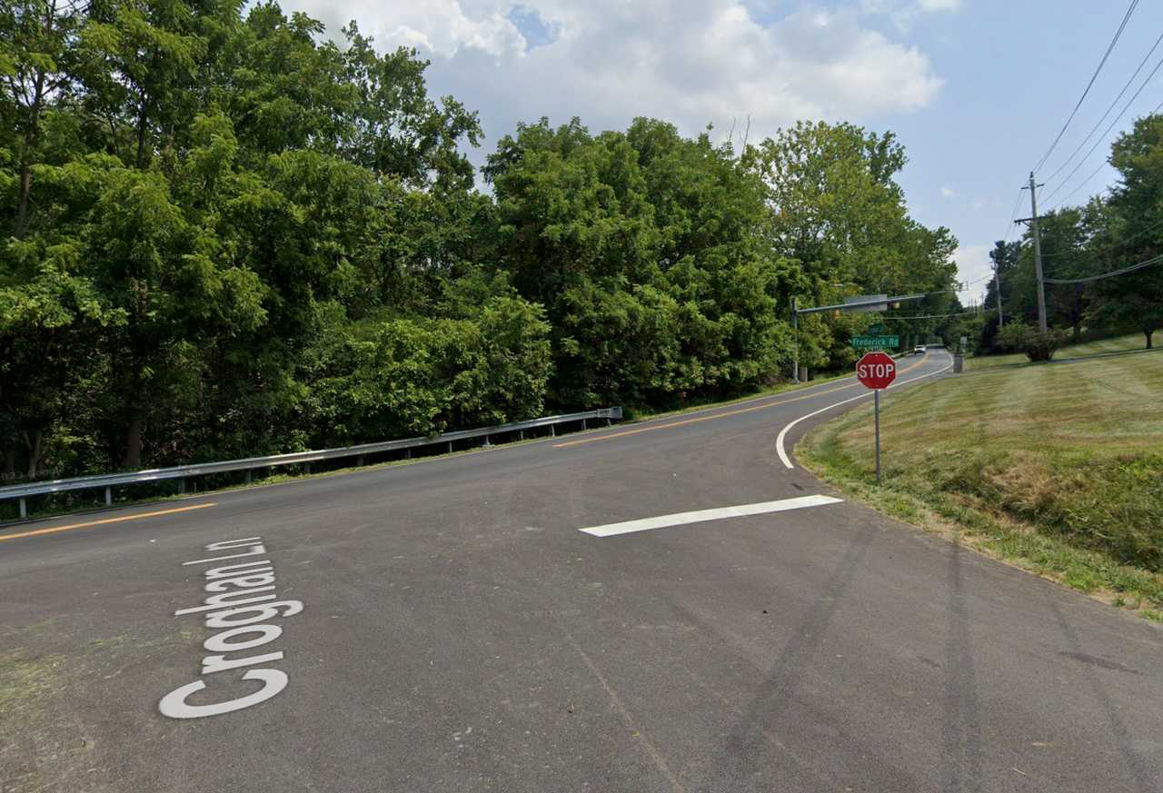 Car falls off trailer, slams into another vehicle in strange Maryland ...