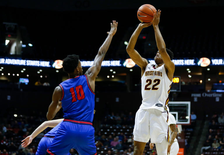 Providence gets commitment from Florida Atlantic guard. What to know