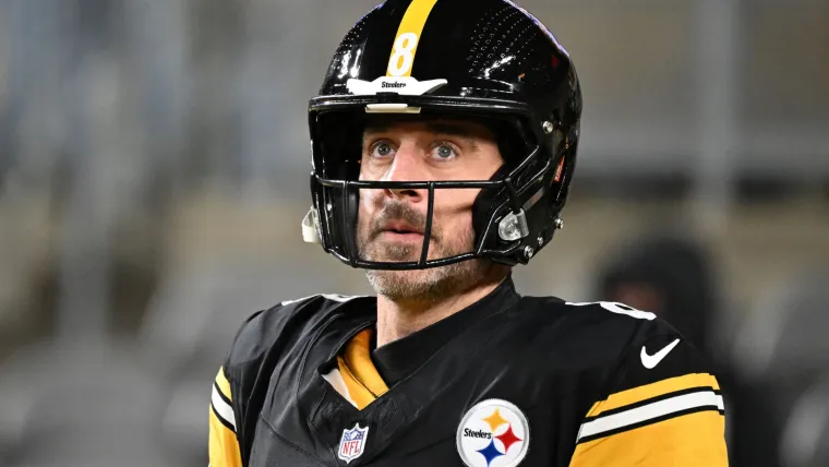 Steelers' two-time Pro Bowler thinks it's '50-50' that Aaron Rodgers ...