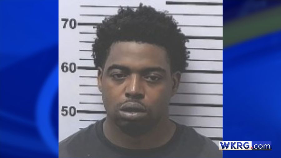 Video shows moments before arrest of suspect in Mobile police chase
