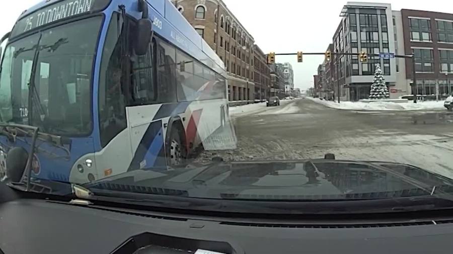 I-Team: Watch RTA bus and Cleveland police car collide
