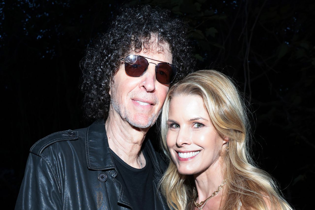 Howard Stern's ex-assistant seeks 'right to speak freely' via lawsuit ...