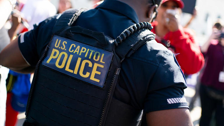 Capitol Police union plans no confidence vote against House side leaders