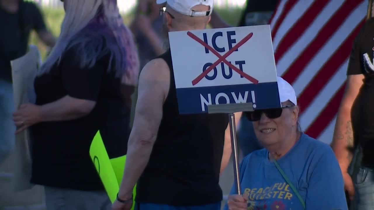 Protesters spotlight ICE concerns outside Surprise State of the City event