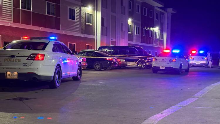 Man critically injured in shooting on the near west side