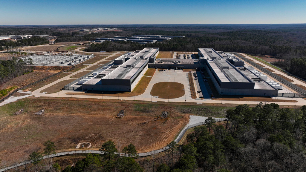 Meta to cut roughly 8,000 employees as it plans massive AI budget