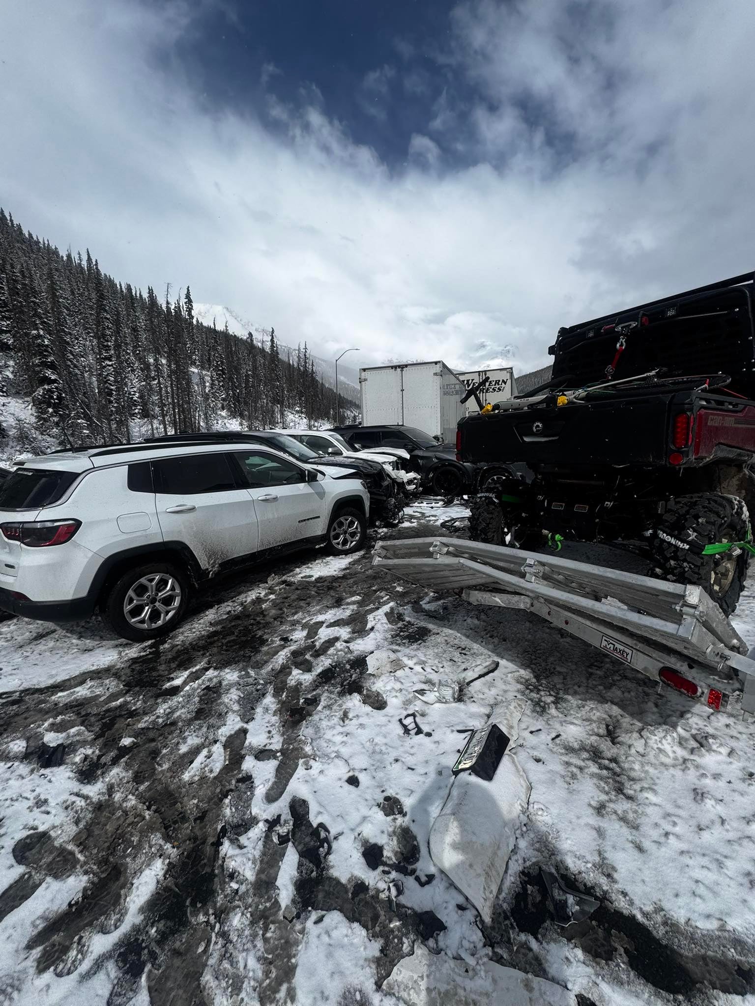 Over a dozen injured in Colorado crash involving more than 75 cars amid ...