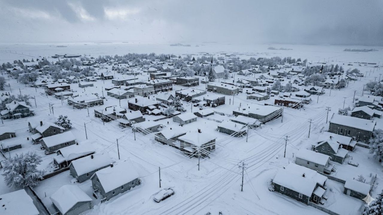 Monster blizzard could still bury Northern Plains — Arctic air returns ...