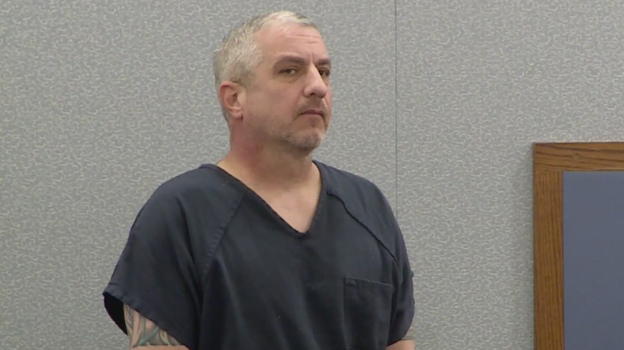 Las Vegas police officer accused of stalking, threatening victims with ...