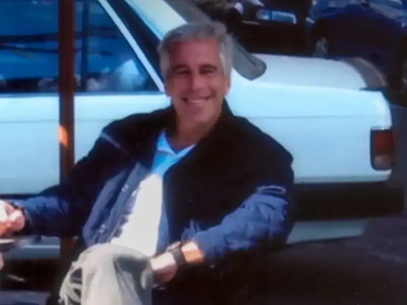 Ruyter é criticado após citar Epstein ao falar sobre comprar ilha em live