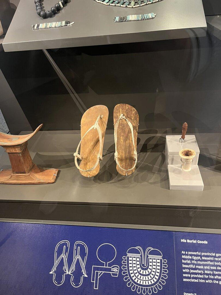 Pyramiden, Gold und Flipflops: Zu Besuch im Grand Egyptian Museum