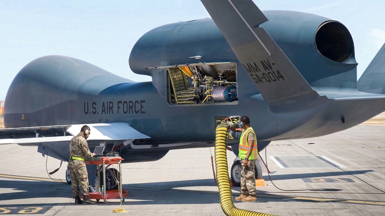 US Air Force inspecting its most feared spy planes before secret missions