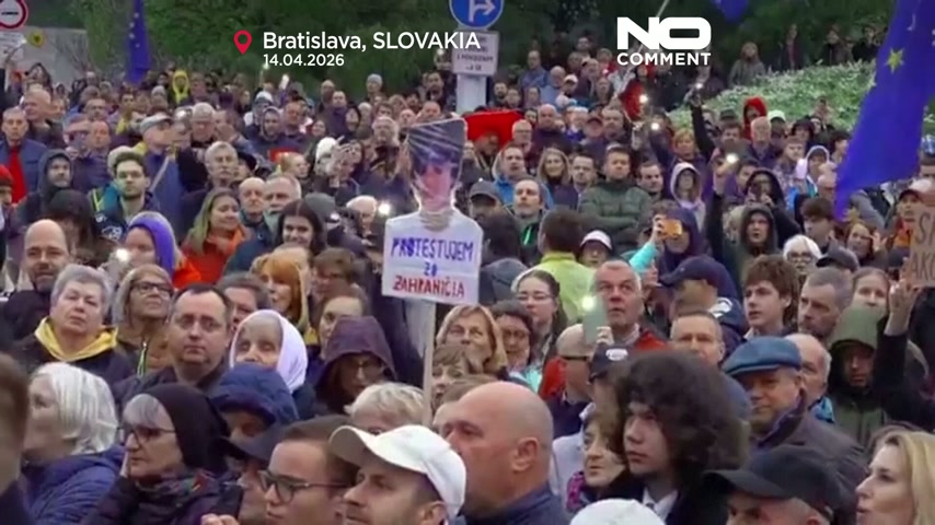Crowds in Bratislava reject Fico plan to scrap overseas voting