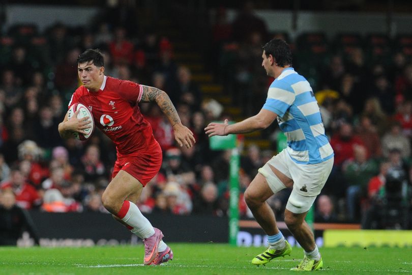 Louis Rees-Zammit names the one rugby player who is faster than him